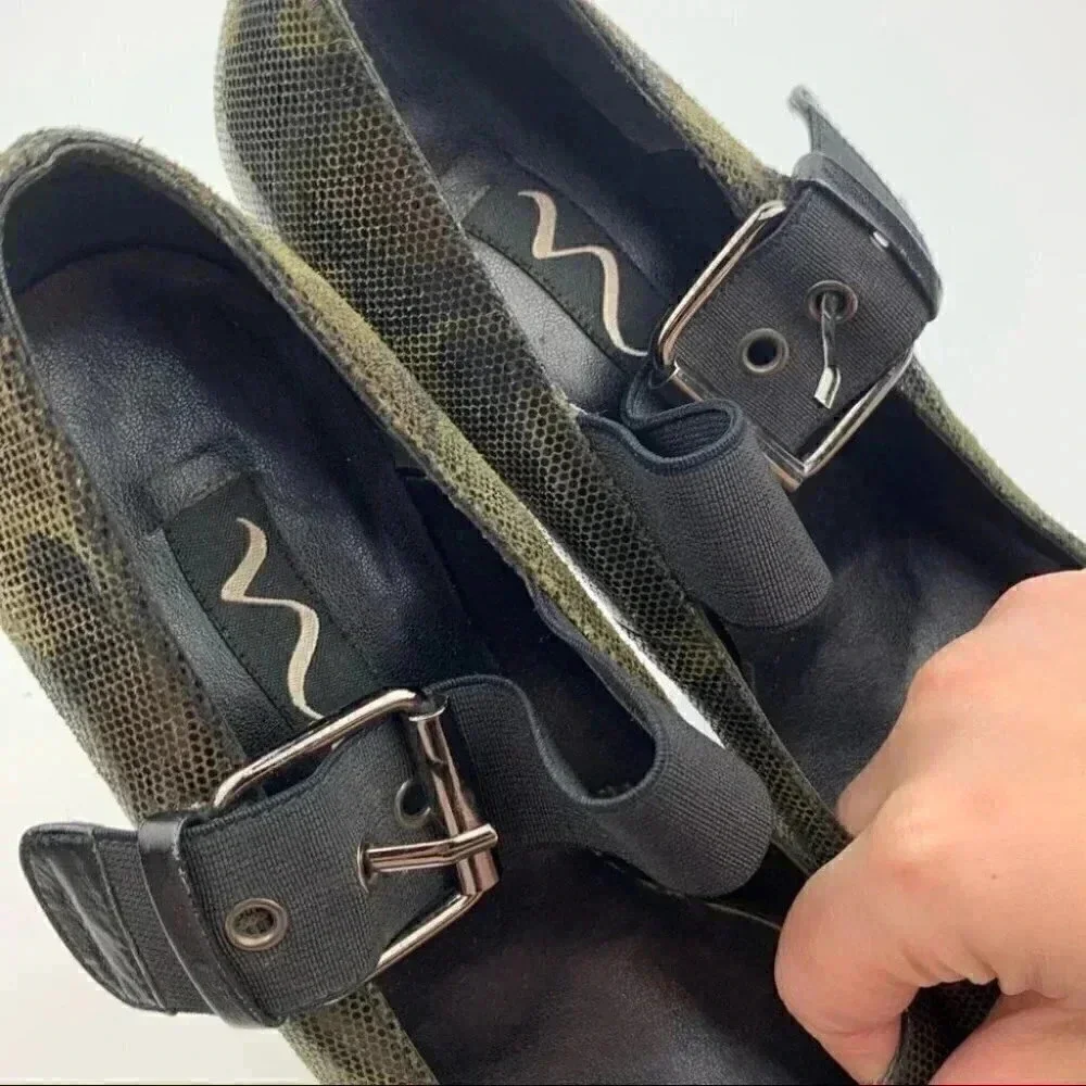 Nina heels size 6.5 leather army green camo 90s